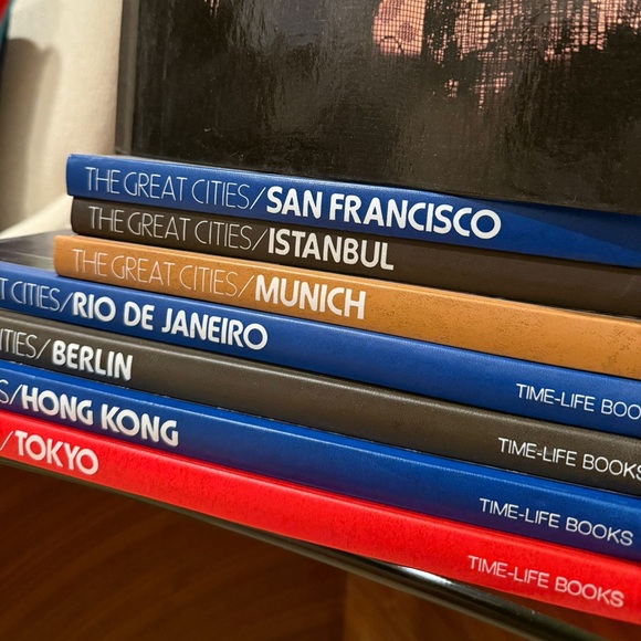 The Great Cities Book Collection Set of 8 - Picture 1 of 6